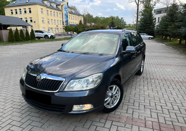 samochody osobowe Skoda Octavia cena 18777 przebieg: 251214, rok produkcji 2010 z Kielce